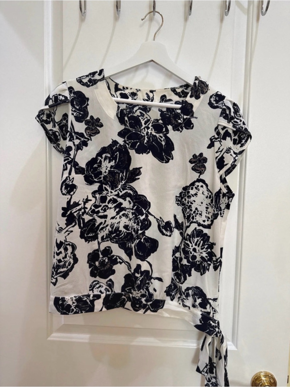 Floral Tie-Hem Women's Top - Black/White